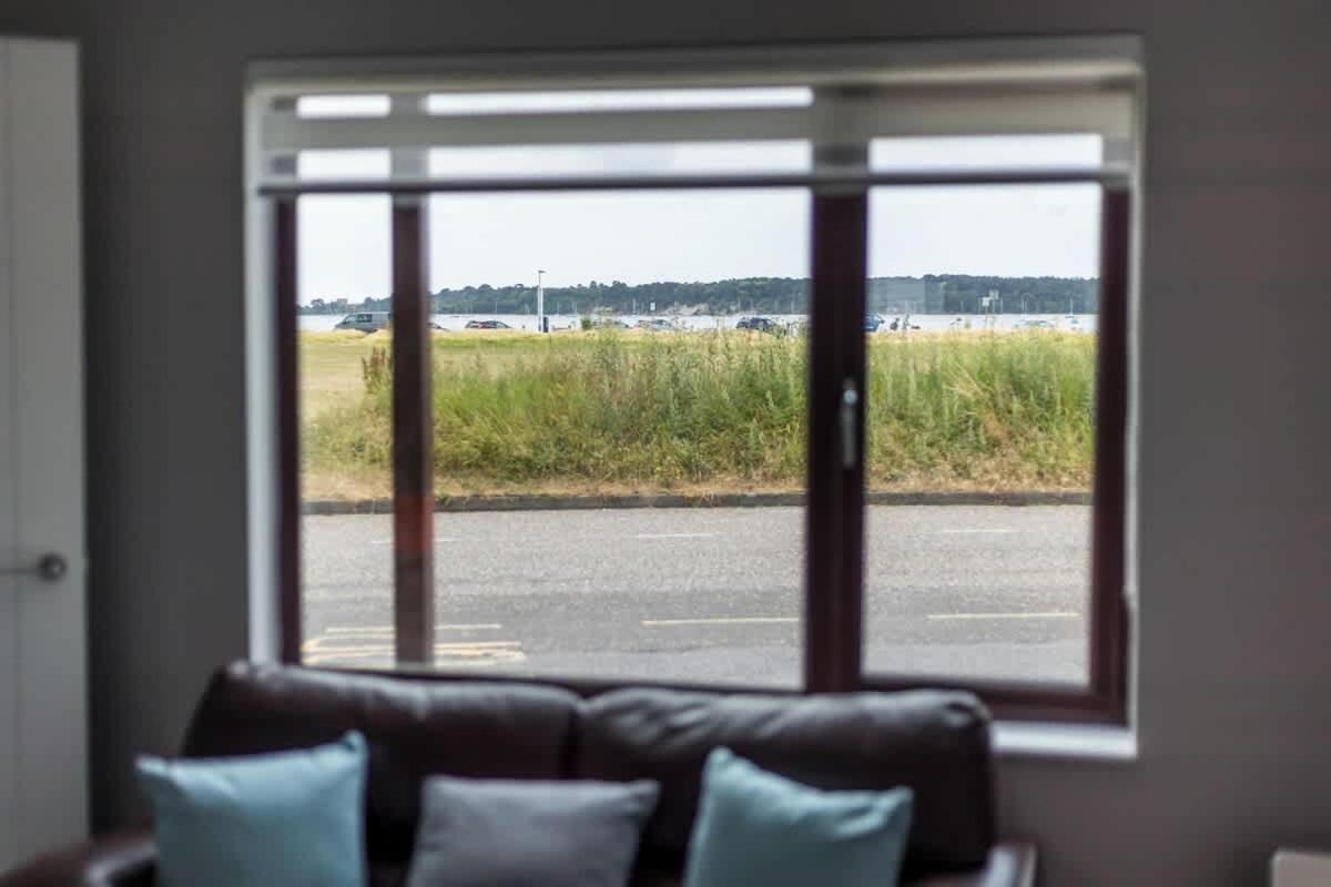 Villa Trade Winds à Poole Extérieur photo