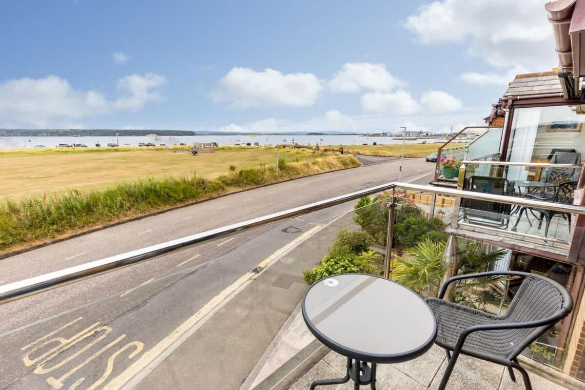 Villa Trade Winds à Poole Extérieur photo